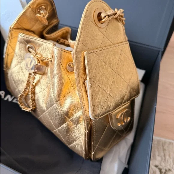 CHANEL 25 MINI HANDBAG in gold - Picture 7 of 9